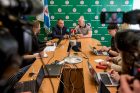 Spaudos konferencija dėl nelegalių užkandžių gamintojų Spaudos konferencija dėl nelegalių užkandžių gamintojų