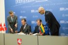 Premjeras pasirašė sutartį su Maltos ordinu Premjeras pasirašė sutartį su Maltos ordinu